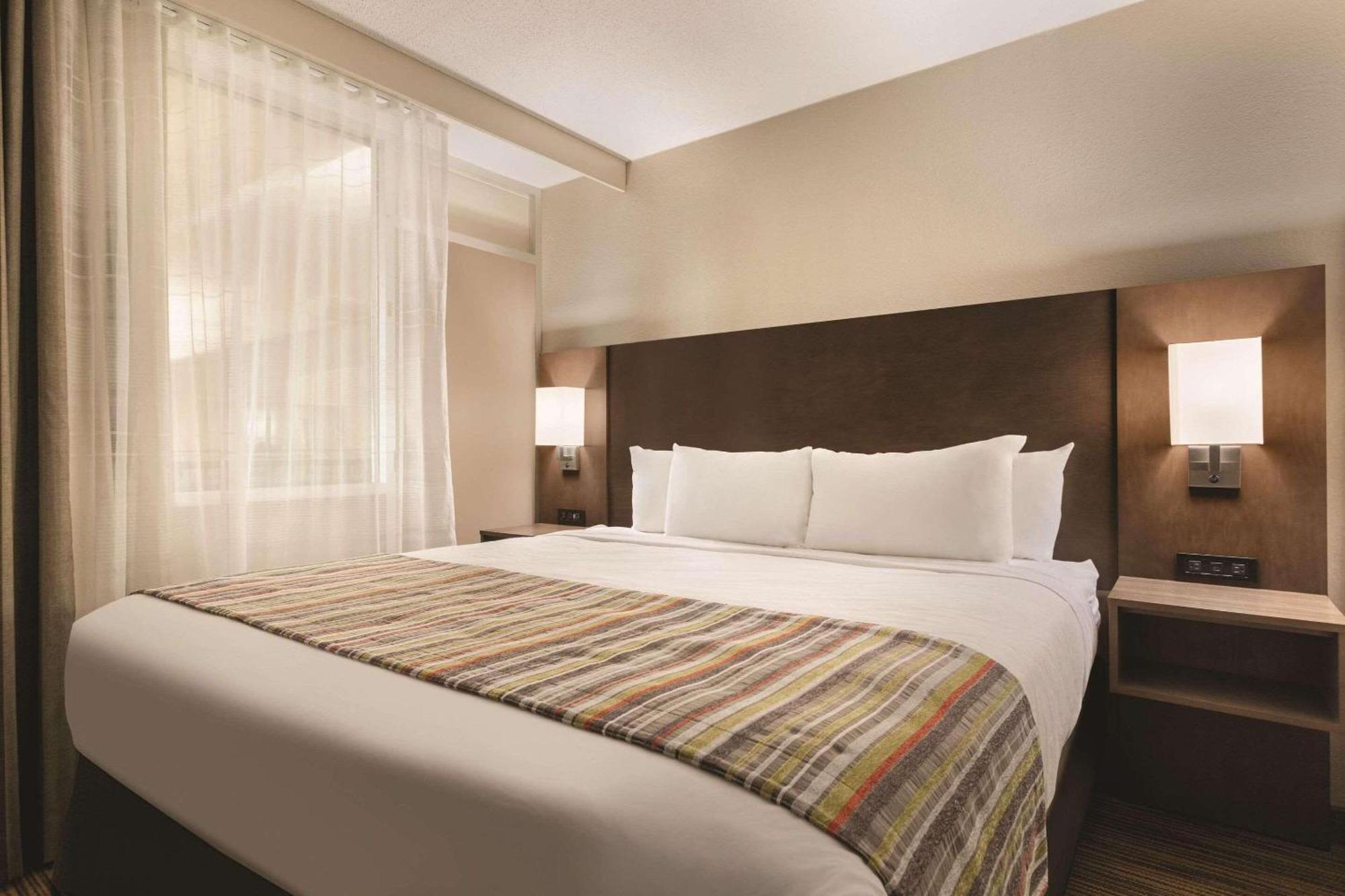 Country Inn & Suites By Radisson, Fergus Falls, Mn Екстериор снимка